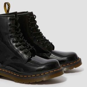Dr martens women lace up boots